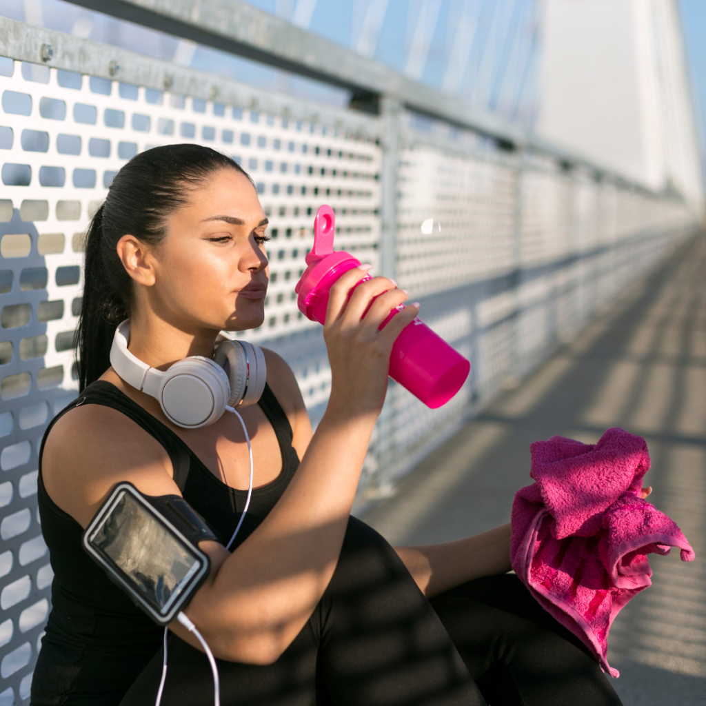 Exercise and Anemia: Setting the Stage for Success 20 Exercise helps oxygen and red cells be delivered more efficiently to your cells, which boosts your overall energy levels and performance.